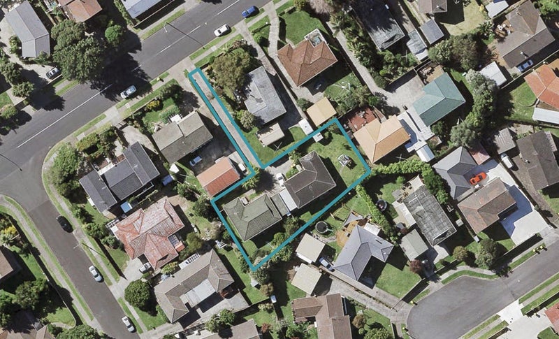 2/64 Casuarina Road, Half Moon Bay, Auckland - Carousel 1
