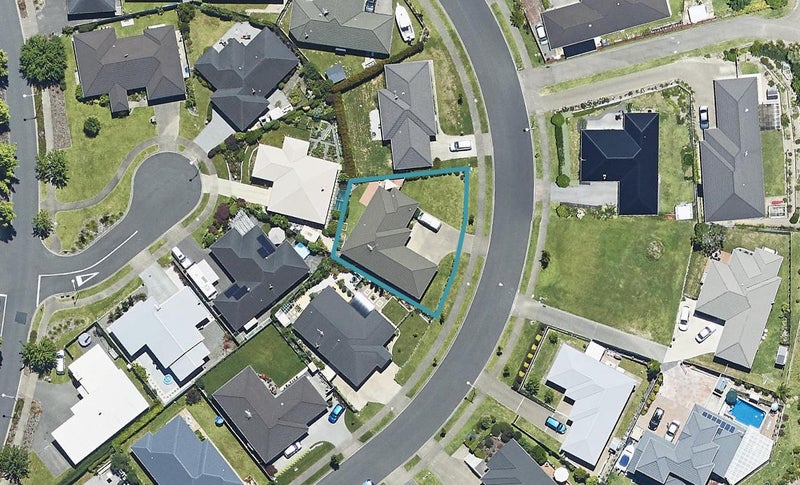 12 Bathurst Crescent, Pyes Pa, Tauranga - Carousel 1