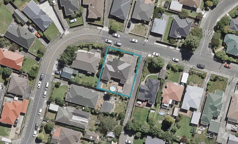 27 Ropata Crescent, Boulcott, Lower Hutt - Carousel 1