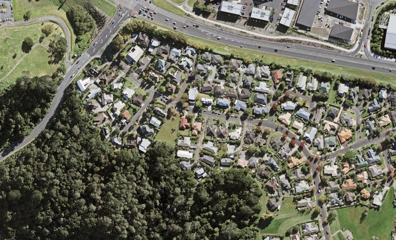 19 Bushlands Park Drive, Albany, Auckland - Carousel 1