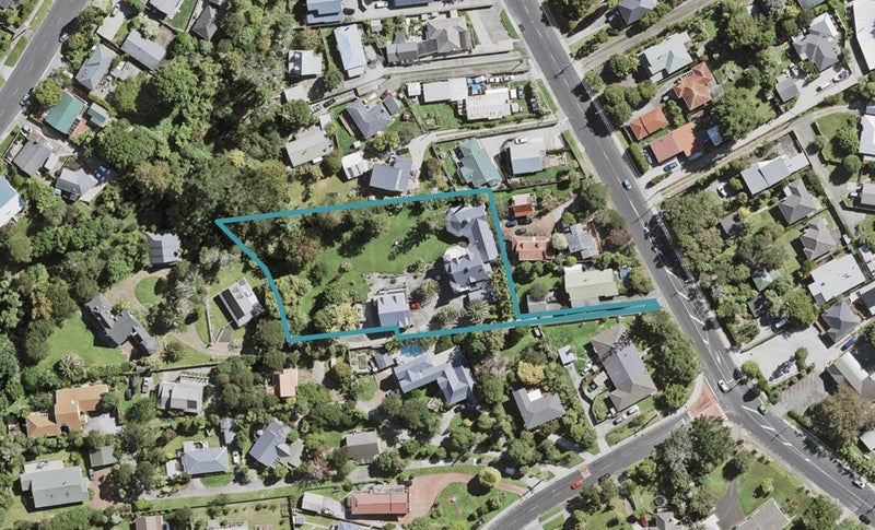 72 Kaurilands Road, Titirangi, Auckland - Carousel 1