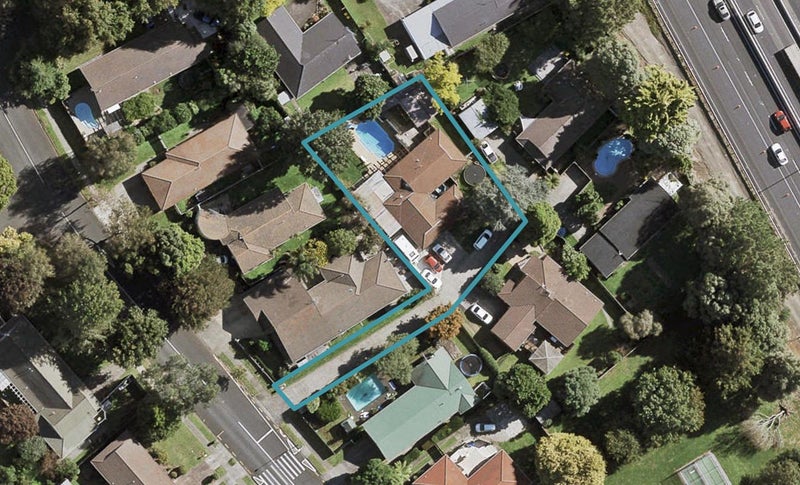 211 Walter Strevens Drive, Conifer Grove, Takanini - Carousel 1
