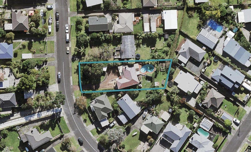23 Abbotleigh Avenue, Te Atatu Peninsula, Auckland - Carousel 1