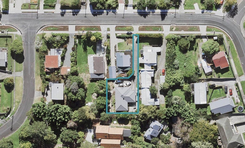 43A Clayburn Road, Glen Eden, Auckland - Carousel 1