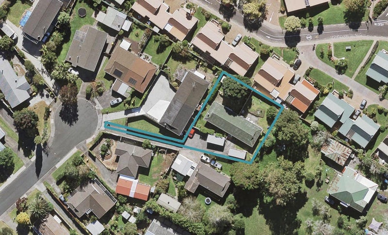 2/45 Takapu Street, Henderson, Auckland - Carousel 1