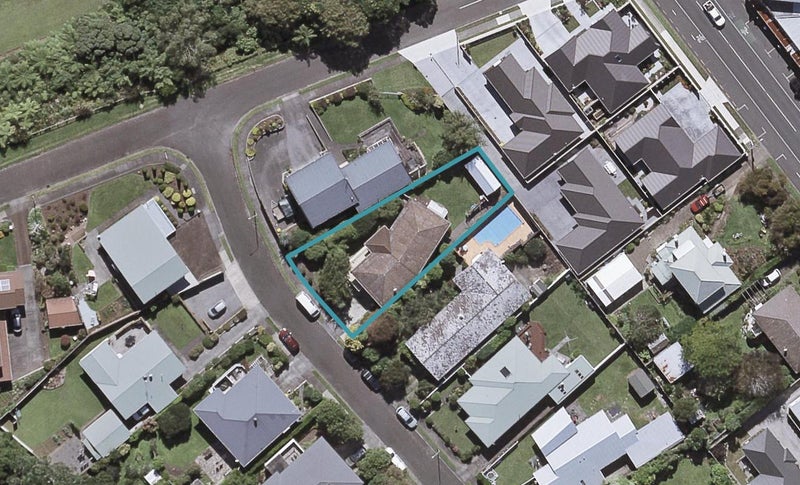 3 Onslow Place, Merrilands, New Plymouth - Carousel 1
