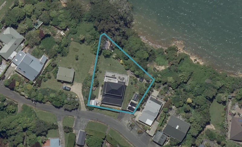 13 Virginia Avenue, Broad Bay, Dunedin - Carousel 1