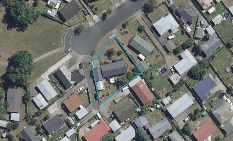 37 Puriri Street, Nawton, Hamilton - Carousel 1