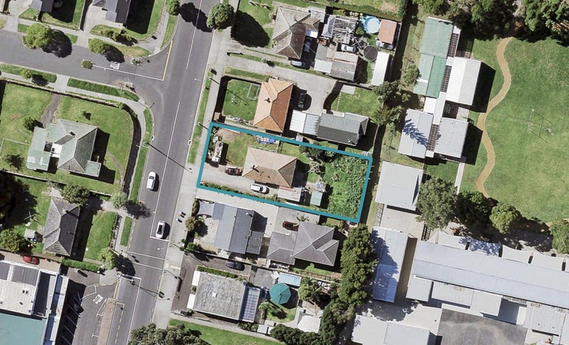 130 Elstree Avenue, Point England, Auckland - Carousel 1