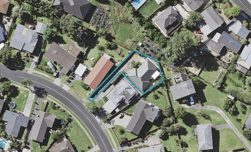 16A Borrowdace Avenue, Botany Downs, Auckland - Carousel 1