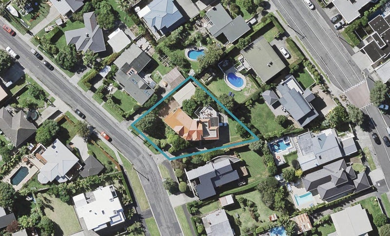 30 Merani Street, Narrow Neck, Auckland - Carousel 1