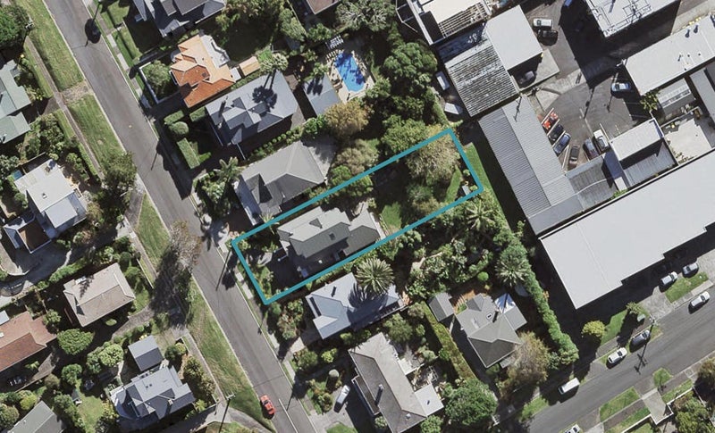 37 Palmerston Road, Birkenhead, Auckland - Carousel 1