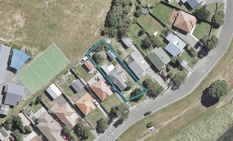 33 Riverside Drive, Waiwhetu, Lower Hutt - Carousel 1