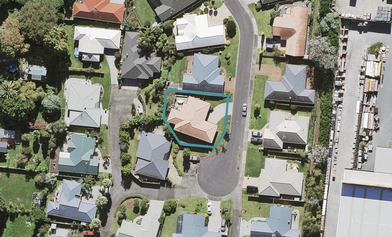 59 Kingdale Road, Henderson, Auckland - Carousel 1