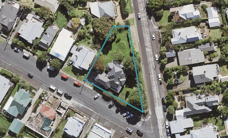 156 Queen Street, Northcote Point, Auckland - Carousel 1