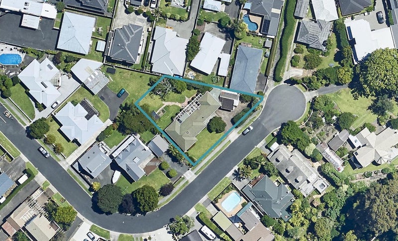 16 Stratford Place, Otumoetai, Tauranga - Carousel 1