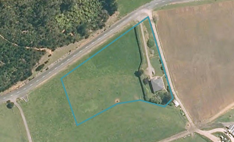 152 Grahams Beach Road, Waiuku - Carousel 1