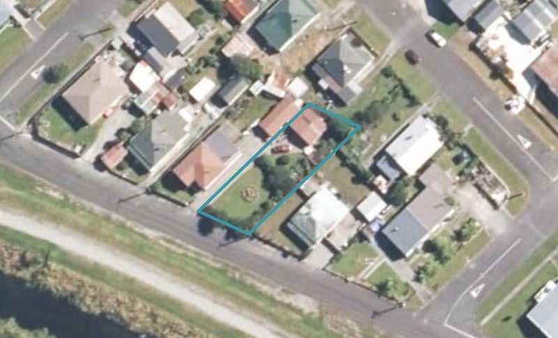 37 Nelson Quay, Cobden, Greymouth - Carousel 1