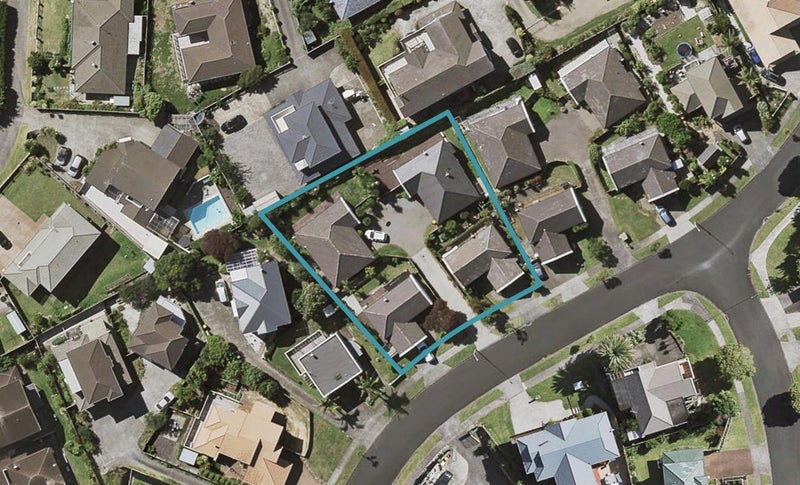 3/11 Ribbonwood Crescent, Goodwood Heights, Auckland - Carousel 1
