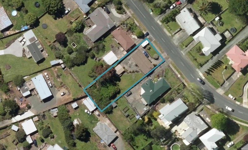 16 Eden Terrace, Kamo, Whangarei - Carousel 1