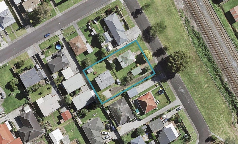 2/27 Railway Street West, Papakura, Auckland - Carousel 1
