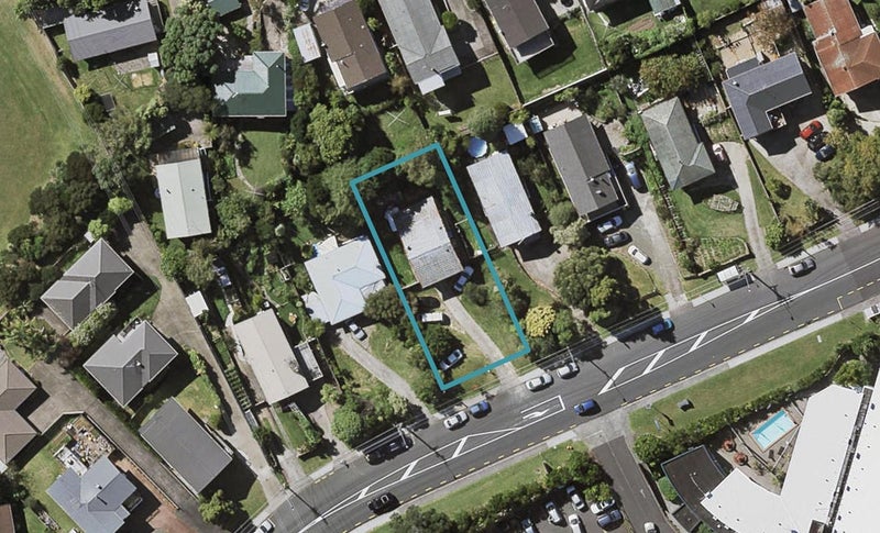 184 Sunnynook Road, Totara Vale, Auckland - Carousel 1