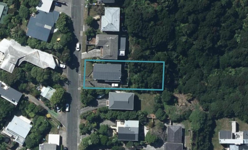 18 The Track, Plimmerton, Porirua - Carousel 1