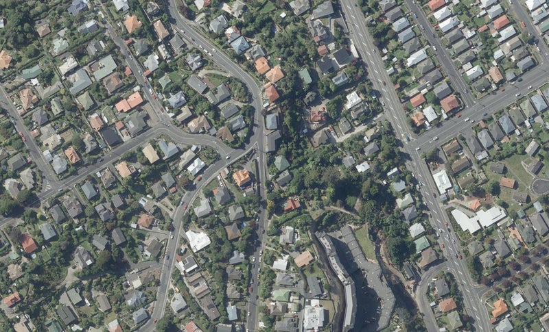 69 Easther Crescent, Kew, Dunedin - Carousel 1