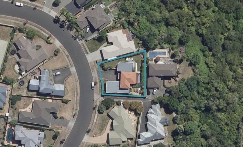 75 Keswick Crescent, Huntington, Hamilton - Carousel 1