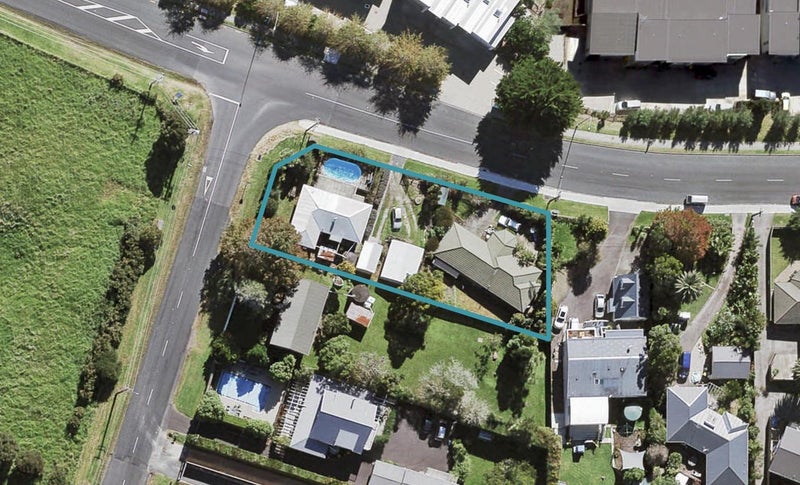2/39 Schnapper Rock Road, Greenhithe, Auckland - Carousel 1