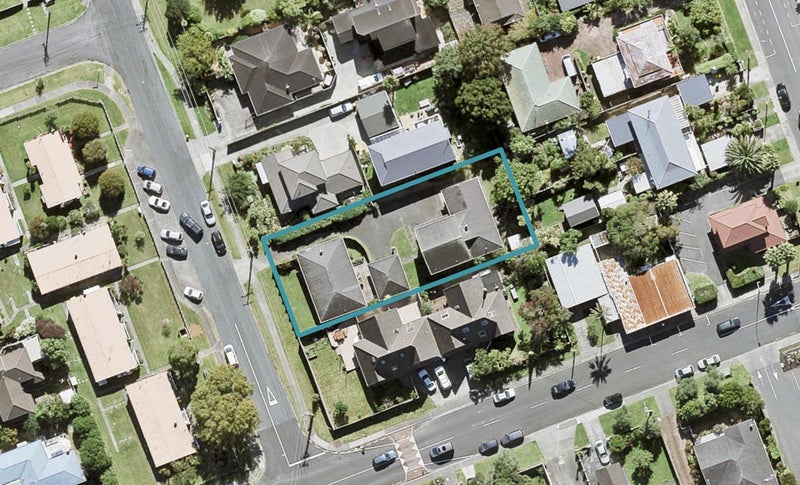 2/23 Watea Road, Torbay, Auckland - Carousel 1
