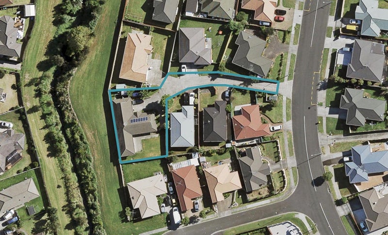 31 Glenveagh Park Drive, Weymouth, Auckland - Carousel 1