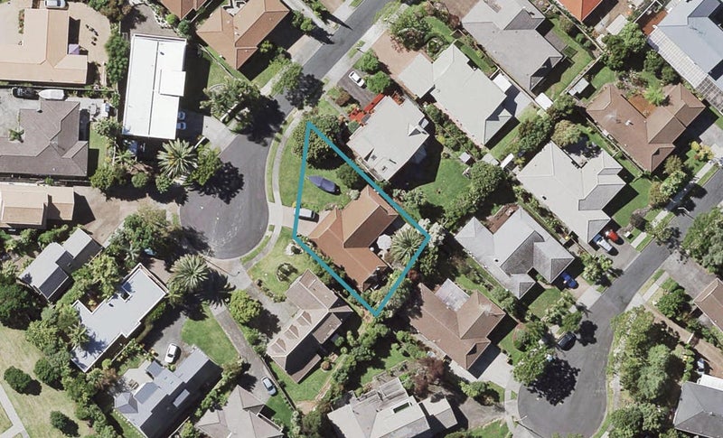 10 Perendale Close, Somerville, Manukau - Carousel 1