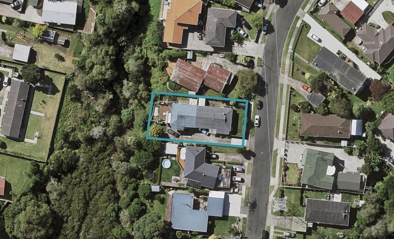 2/9 Roseburn Place, Pakuranga, Auckland - Carousel 1