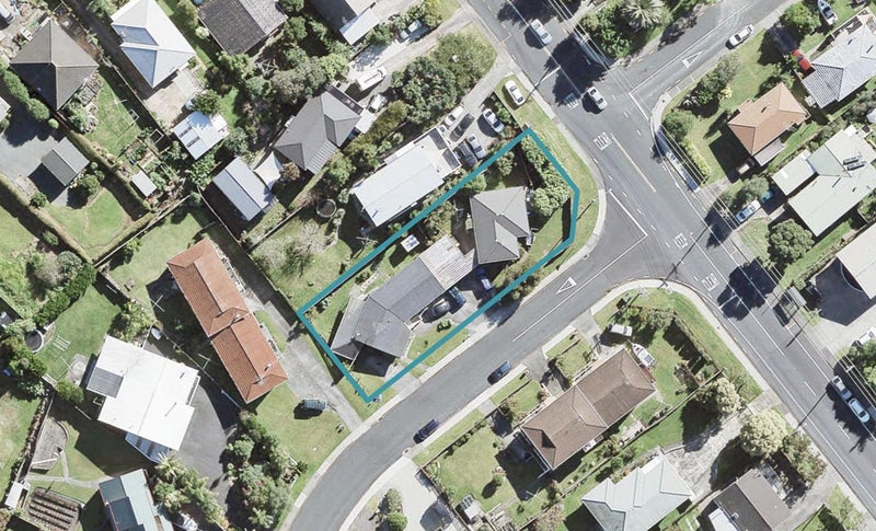 1 Fairway Avenue, Red Beach, Whangaparāoa - Carousel 1