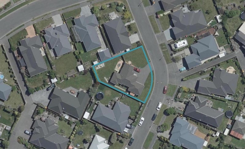 4 Greenmeadow Gardens, Belfast, Christchurch - Carousel 1