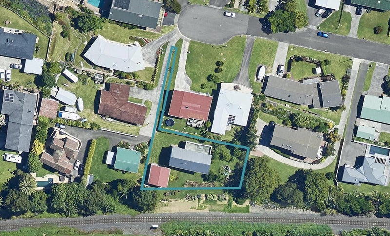 37 Seaway Terrace, Otumoetai, Tauranga - Carousel 1