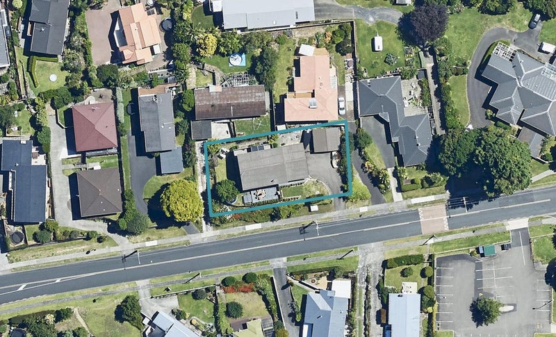 27 Sherwood Street, Otumoetai, Tauranga - Carousel 1