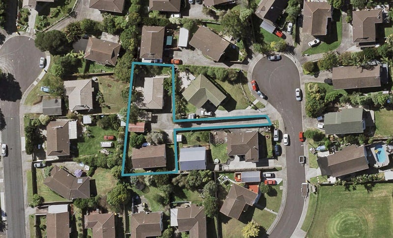 1/16 Leiden Place, Totara Vale, Auckland - Carousel 1