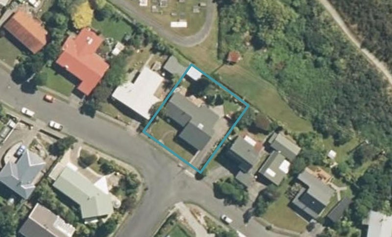 36 Whitcombe Terrace, Hokitika - Carousel 1