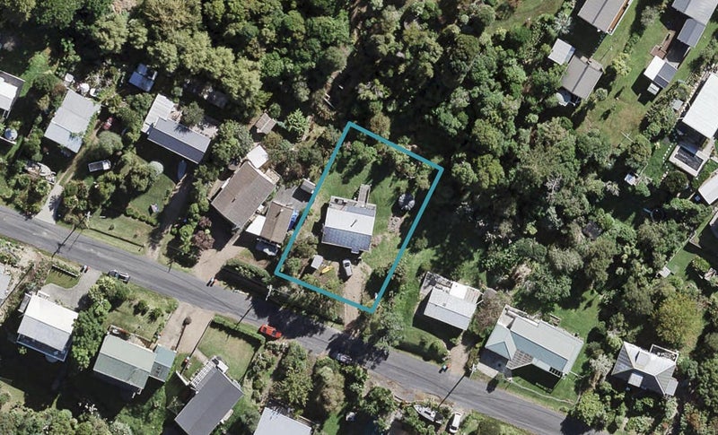 30 Tahatai Road, Oneroa, Waiheke Island - Carousel 1
