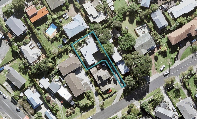 6A Rewi Street, Torbay, Auckland - Carousel 1