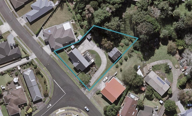 30 Magnolia Drive, Westown, New Plymouth - Carousel 1
