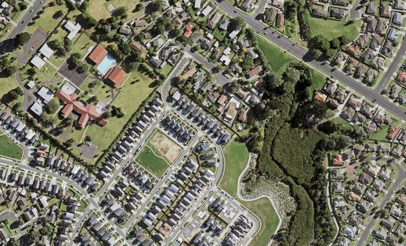 39 Ipukarea Street, Weymouth, Auckland - Carousel 1