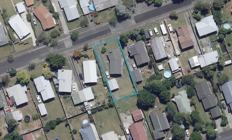 18 Sadler Street, Fairview Downs, Hamilton - Carousel 1