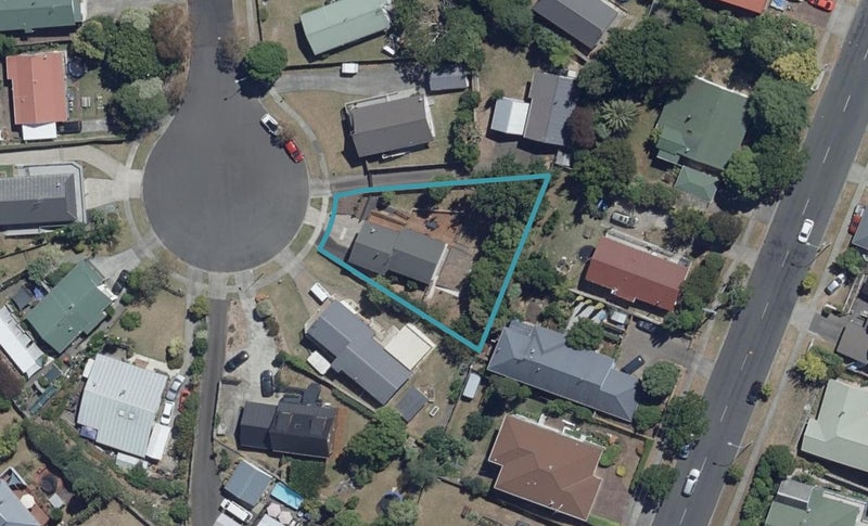 11 Judena Place, Pukete, Hamilton - Carousel 1