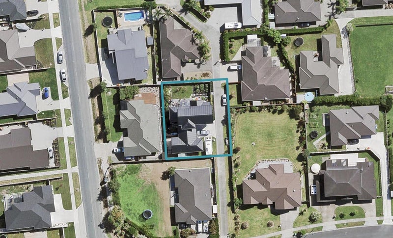 3 Maple Lane, Huapai, Kumeu - Carousel 1