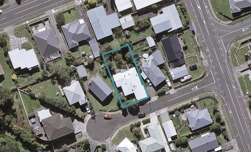 6 Margaret Place, Merrilands, New Plymouth - Carousel 1