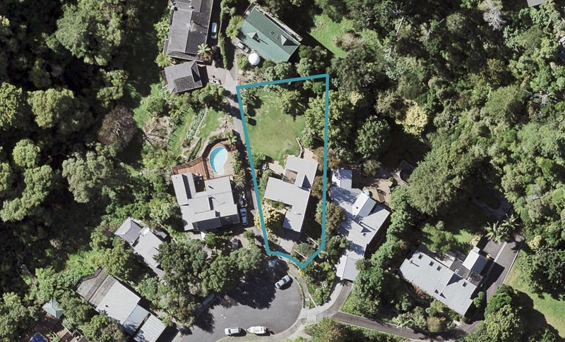 22 Montressor Place, Howick, Auckland - Carousel 1
