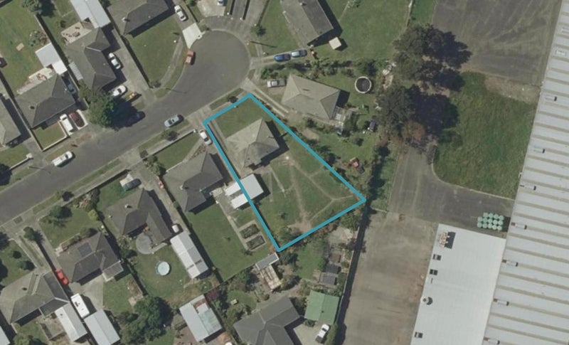 16 Bristol Crescent, Roslyn, Palmerston North - Carousel 1